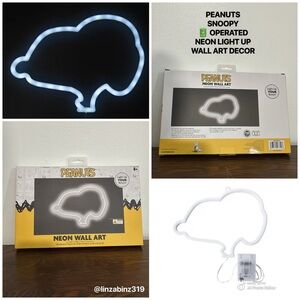 NWT- Peanuts- Snoopy -🔋Operated- Neon Light Up Wall Art Decor